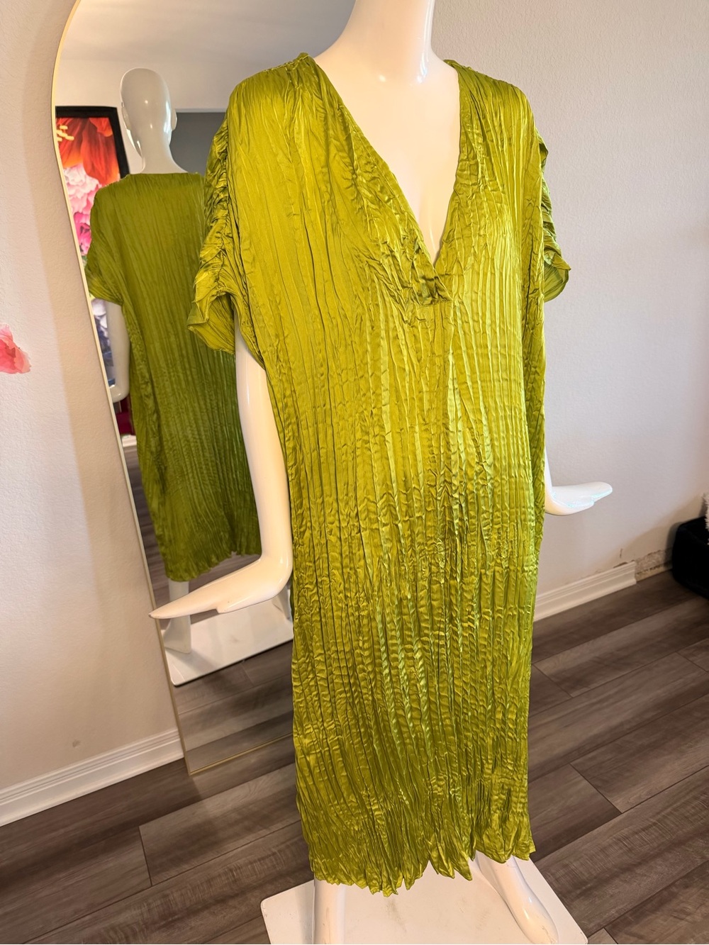 NWOT H&M Lime Green Crinkle V-Neck Maxi Dress